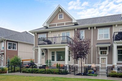 732 Cranbrook Walk Se, Townhouse with 3 bedrooms, 2 bathrooms and 2 parking in Calgary AB | Image 2