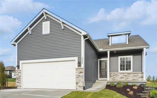 27016 E Dogwood Ln, Lee's Summit, MO, 64086-8503 | Card Image