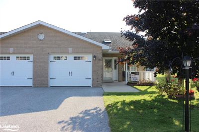 144 Meadow Lane, Townhouse with 2 bedrooms, 1 bathrooms and 2 parking in Wasaga Beach ON | Image 1