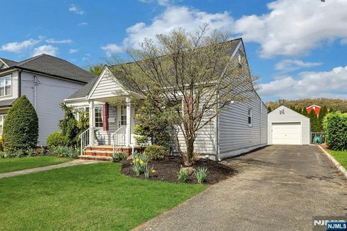 16 Maple Hill Rd, Clifton, NJ, 07013-2407 | Card Image