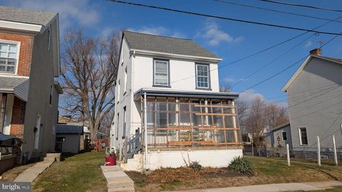 421 Broad St, OXFORD, PA, 19363-1642 | Card Image