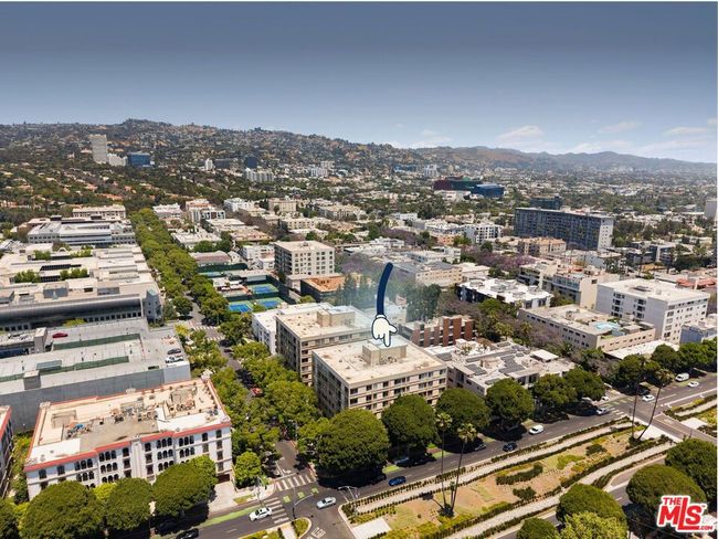 UNIT-406 - 318 N Maple Dr, Condo with 2 bedrooms, 3 bathrooms and 2 parking in Beverly Hills CA | Image 43