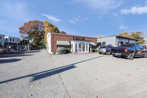 10 River St, Hyde Park, MA, 02136-3160 | Card Image