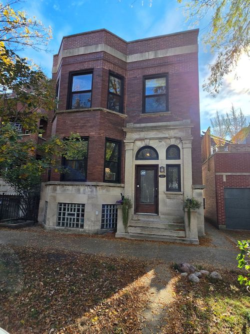2-1427 W Byron St, Chicago, IL, 60613-7018 | Card Image