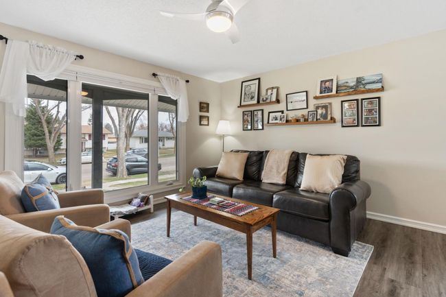 6117 Enevold Dr, House other with 4 bedrooms, 3 bathrooms and 4 parking in Camrose AB | Image 5