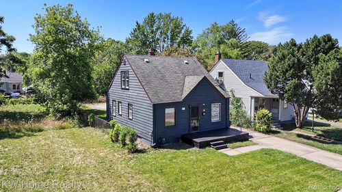 8051 Ashton Ave, Detroit, MI, 48228-3157 | Card Image