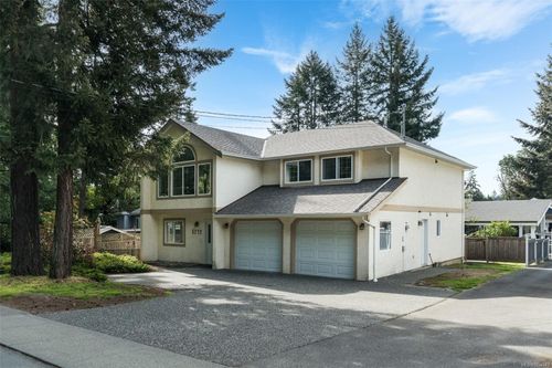 5272 Cordova Bay Rd, Victoria, BC, V8Y2L4 | Card Image