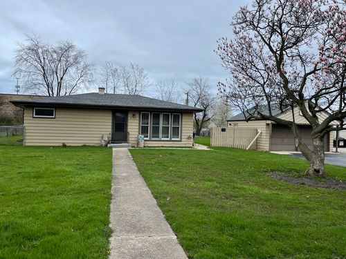 11 Shagbark Rd, Lake Bluff, IL, 60044-1728 | Card Image