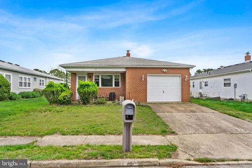 14 Tijuana Ct, Toms River, NJ, 08757-3753 | Card Image