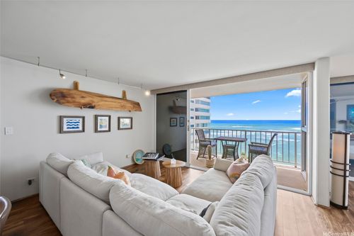 phw-3056 Kalakaua Ave, Honolulu, HI, 96815-4749 | Card Image