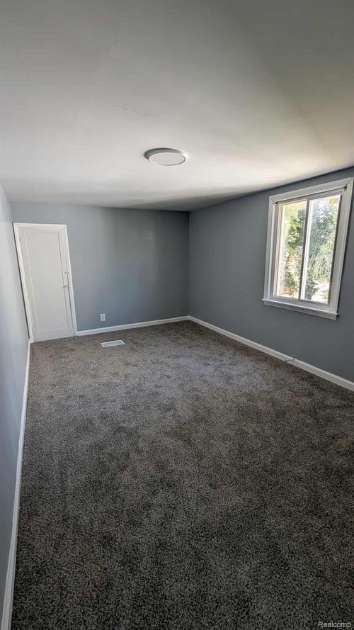 14035 Rutherford St, Detroit, MI, 48227-1744 | Card Image