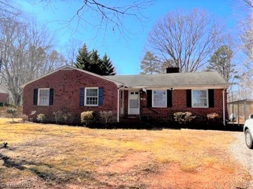 2894 Us Highway 158 W, Yanceyville, NC, 27379-8328 | Card Image