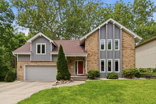 36 30th St, Des Moines, IA, 50312-4422 | Card Image