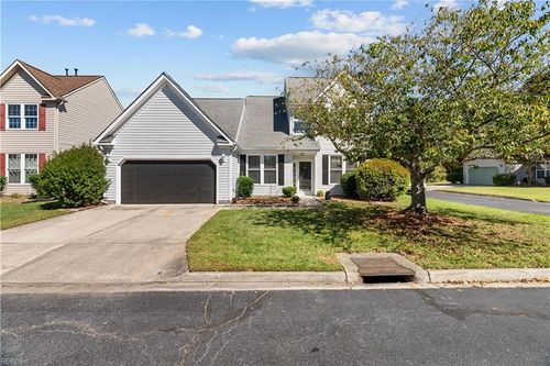 901 Summerfield Crescent, Chesapeake, VA, 23322 | Card Image