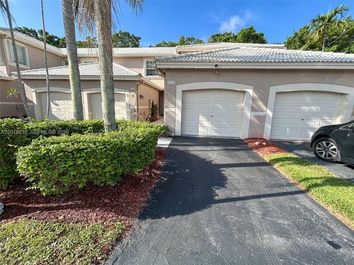 2042 Madeira Dr, Weston, FL, 33327 | Card Image