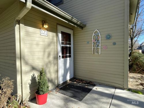 3585 S Gekeler Ln, Boise, ID, 83706-6450 | Card Image