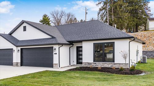 3444 Jamestown Dr, Zanesville, OH, 43701-0008 | Card Image