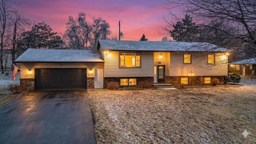 927 Orchard Drive, SEYMOUR, WI, 54165 | Card Image