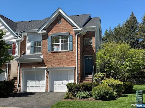 330 Winthrop Dr, Nutley, NJ, 07110-3932 | Card Image