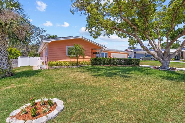 10448 Hetrick Cir W, House other with 3 bedrooms, 2 bathrooms and null parking in Largo FL | Image 42