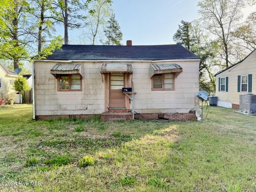 807 Taylor St, Windsor, NC, 27983-1635 | Card Image