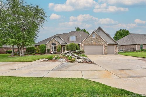 1504 Plymouth Cir, Broken Arrow, OK, 74012-0420 | Card Image