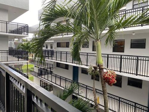 102f-650 Ne 149th St, Miami, FL, 33161 | Card Image