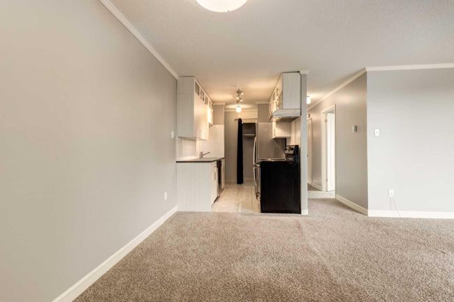 307 - 2512 1 Avenue Nw, Home with 2 bedrooms, 1 bathrooms and 1 parking in Calgary AB | Image 15