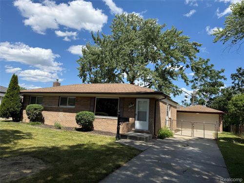 32246 Oakview Dr, Warren, MI, 48092-1021 | Card Image