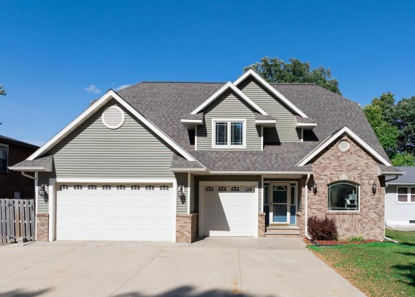 4th St, Elmwood, NE 68349