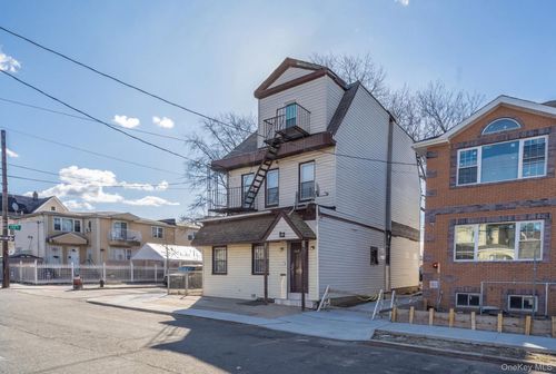 16920 107th Ave, Jamaica, NY, 11433-2421 | Card Image