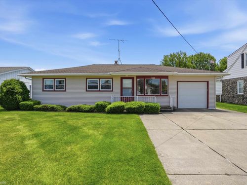 7589 Colony Dr, Clay, MI, 48001-4135 | Card Image