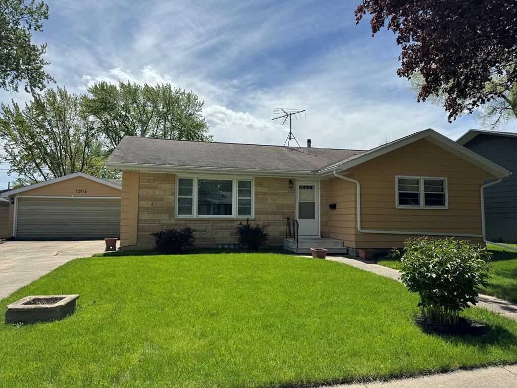 Mary Ln, Webster City, IA 50595