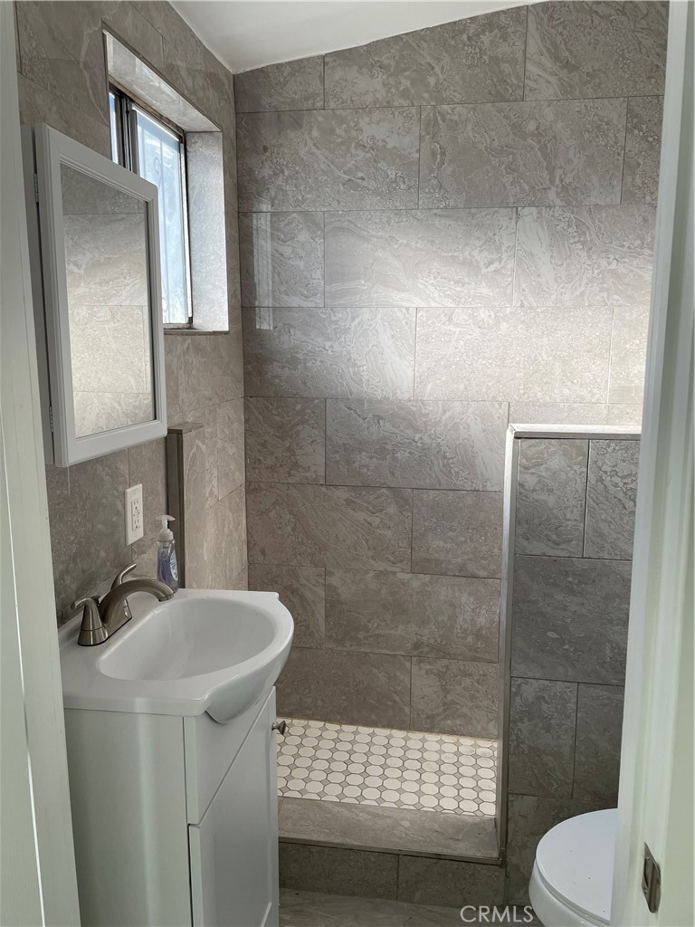 Residential Lease in Los Angeles 4