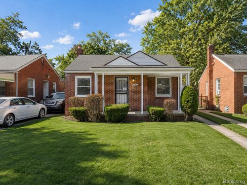 18704 Sunderland Rd, Detroit, MI, 48219-2883 | Card Image
