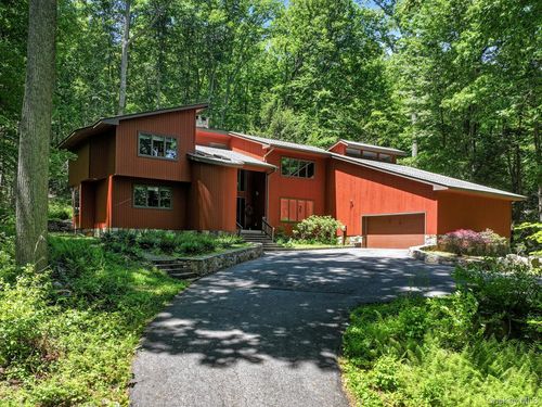 5 Buroak Dr, East Fishkill, NY, 12533-6433 | Card Image