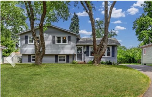 631 Pierce Ct, Grayslake, IL, 60030-1367 | Card Image
