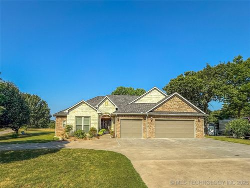 2050 Castlerock Dr, Sulphur, OK, 73086-9391 | Card Image