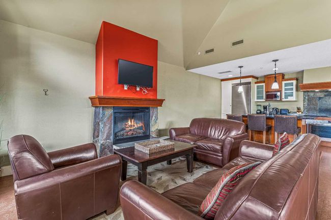 402 - 191 Kananaskis Way, Condo with 3 bedrooms, 3 bathrooms and 1 parking in Canmore AB | Image 11