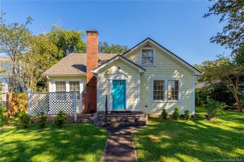 515 Moss St, Lake Charles, LA, 70601-4322 | Card Image