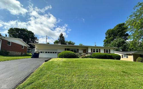9 Paradise Ln, Greencastle, IN, 46135-1318 | Card Image