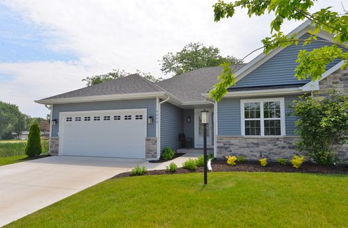 5208 Briarwood Ln, Racine, WI, 53402-1503 | Card Image