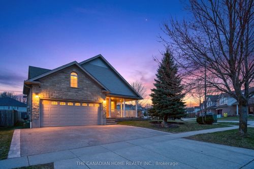 339 Kerwood Dr, Cambridge, ON, N3C4M2 | Card Image