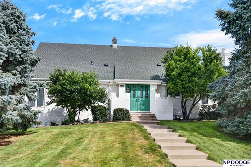 805 Leawood Dr, Omaha, NE, 68154-2945 | Card Image