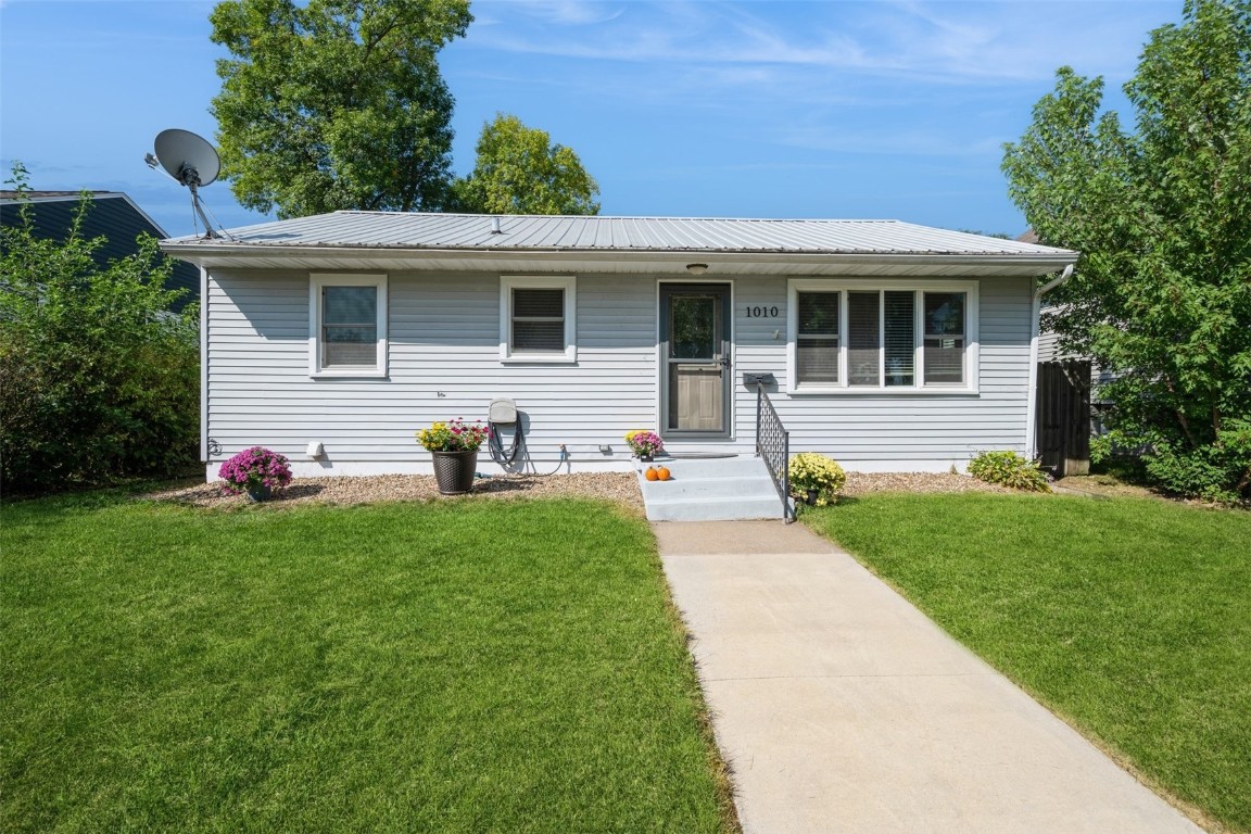 10th St, Cedar Rapids, IA 52405