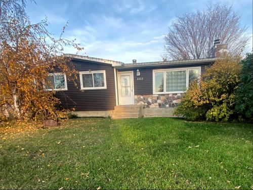 1113 14 Street, Wainwright, AB, T9W1E8 | Card Image