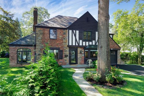 34 Foxhurst Ln, Manhasset, NY, 11030-2536 | Card Image