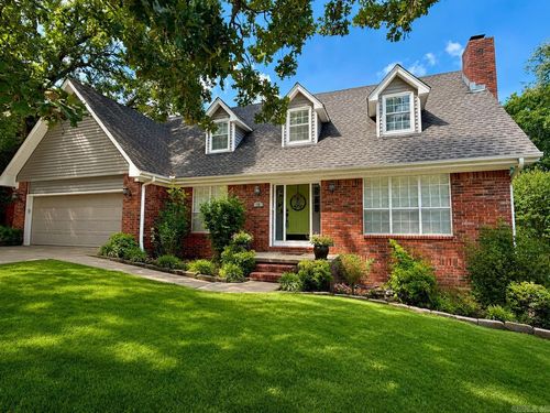 15 Tennyson Ct, North Little Rock, AR, 72116-4932 | Card Image