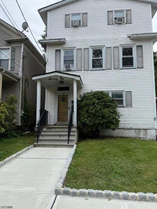 71 Railroad Ave, Washington, NJ, 07882-1892 | Card Image