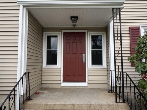 28-690 S Porter St, Manchester, NH, 03103-3194 | Card Image